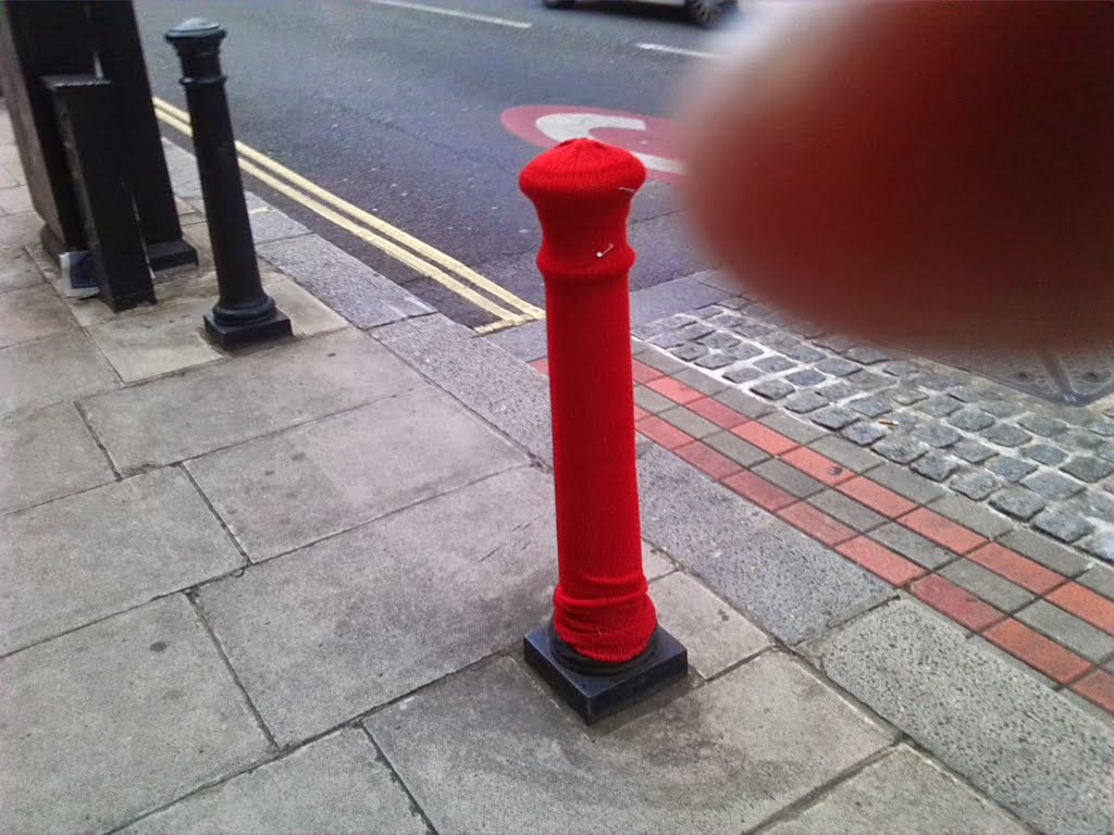 Street art knitting01a