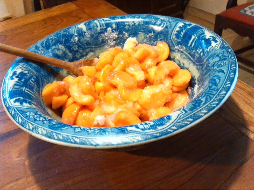 Apricots macerating01a