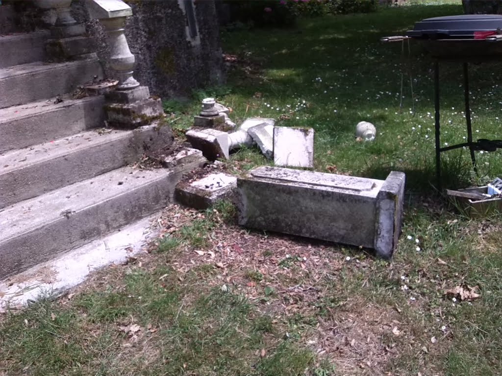 Broken stonework02a